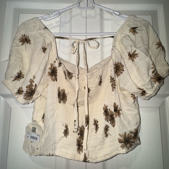 Altar'd State Cream Puff Sleeve Crop Blouse. Size Small. NWT - Picture 5 of 14